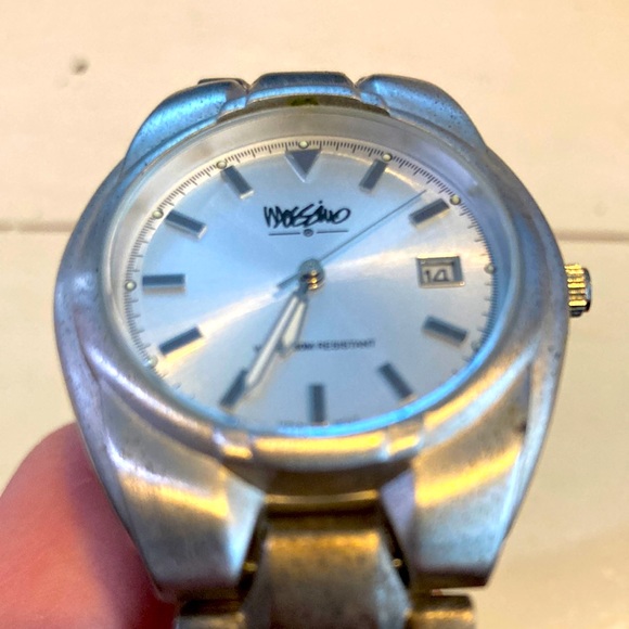 MOSSIMO MEN’S WRIST WATCH! GENTLY USED BUT GREAT CONDITION! 30M WATER RESISTANT - Picture 2 of 3